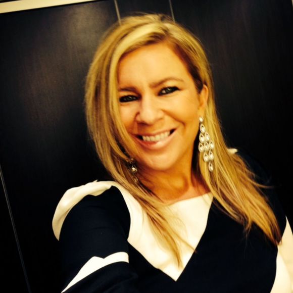 Profile Picture of Lori Klosowski (@lokjo) on Poshmark