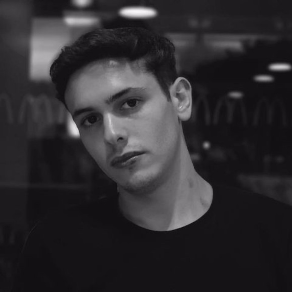Profile Picture of Adrián Rosa (@adriianrosa19) on Poshmark