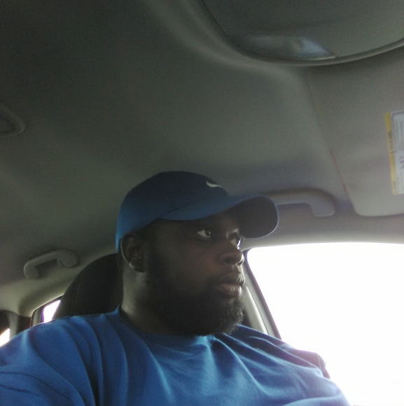 Profile Picture of Jonathan Darling (@jonathandarling) on Poshmark