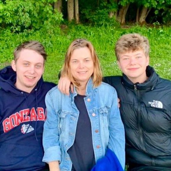 Profile Picture of Angela Heithaus (@angelaheithaus) on Poshmark