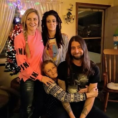 Profile Picture of Deborah Loy (@DeborahLoy8) on Twitter