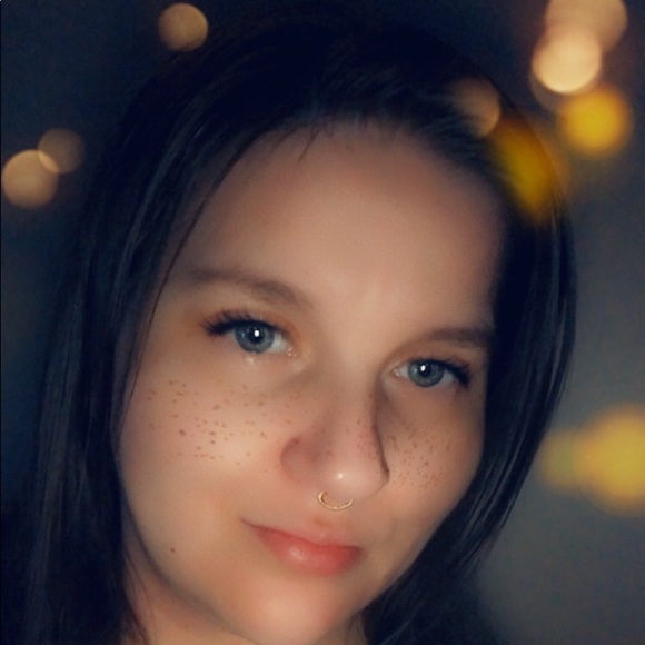 Profile Picture of Jennifer Flesher (@newmejz) on Poshmark