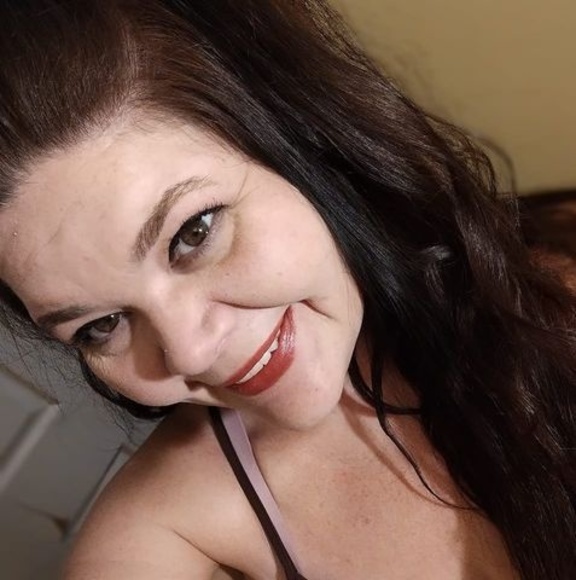 Profile Picture of Amanda Goodman (@digrinotim2) on Poshmark