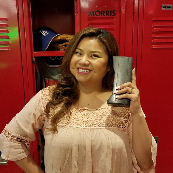 Profile Picture of Nancy Lo (@giiggz) on Poshmark