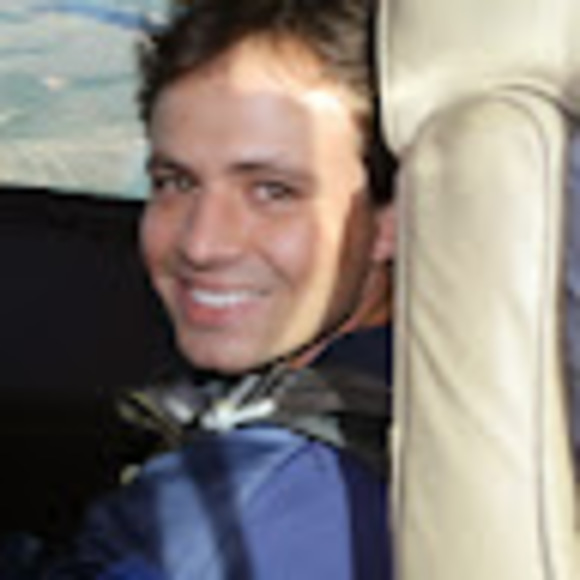 Profile Picture of Daniel Augusto 7l (@danielvilela7l) on Poshmark