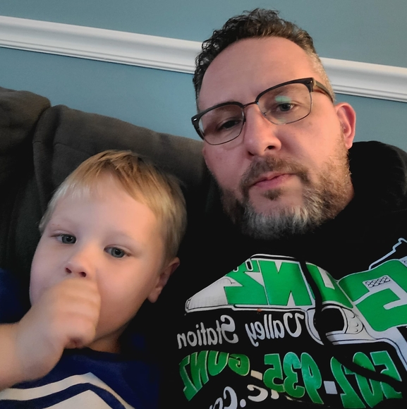 Profile Picture of David Dunbar (@davdnb) on Poshmark