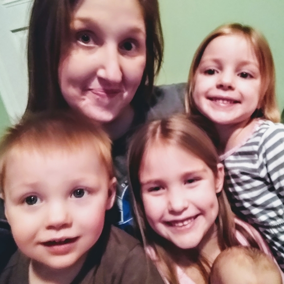 Profile Picture of Chrissy Warnock (@warnockmommy) on Poshmark
