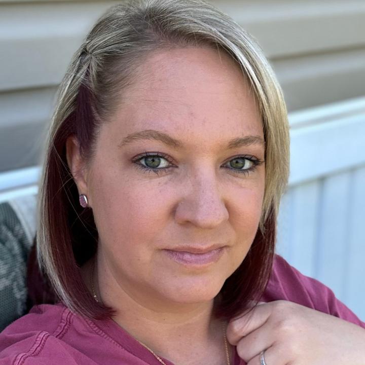 Profile Picture of Kerry Crane (@kerrycrane83) on Tiktok