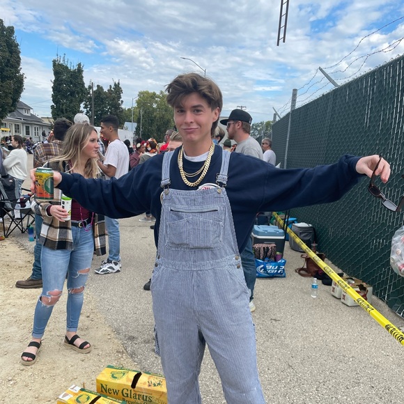 Profile Picture of Hunter Mathison (@mathison52) on Poshmark