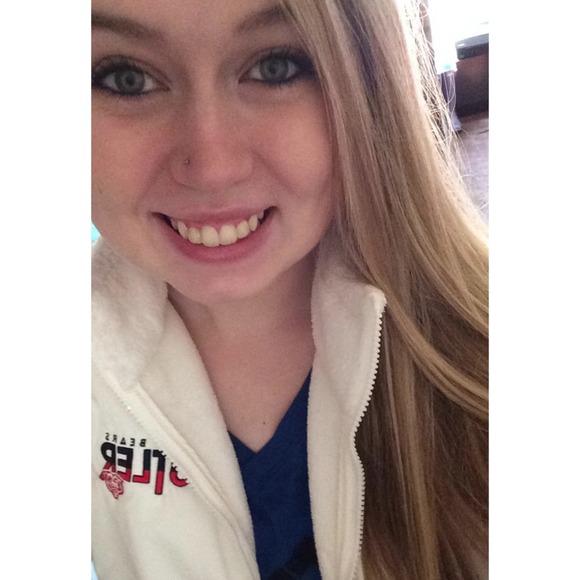 Profile Picture of Rachel Pfaadt (@rachelpfaadt) on Poshmark