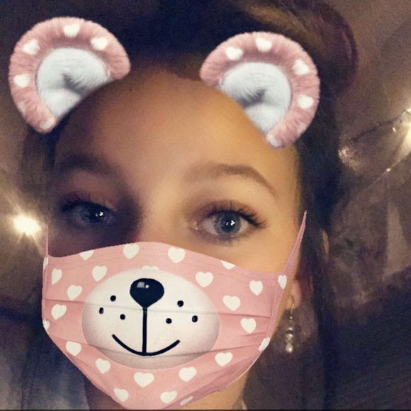 Profile Picture of Victoria Landgraf (@victoria_maee) on Poshmark