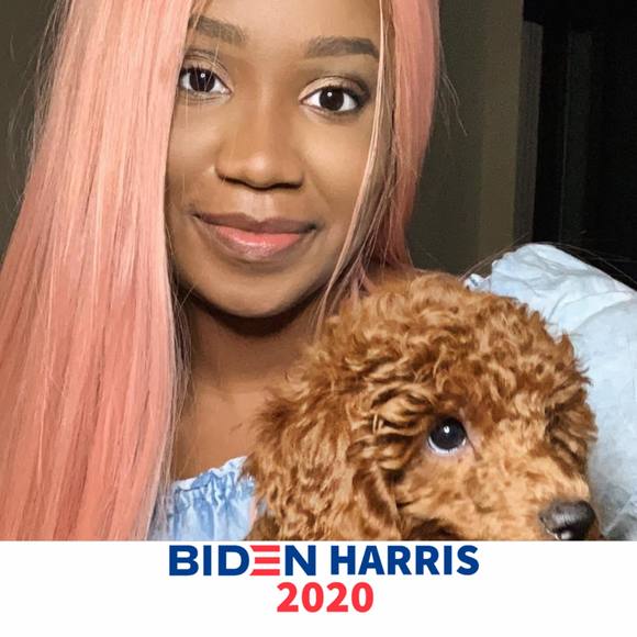 Profile Picture of Nikole Mcleish (@nikkinikole_) on Poshmark