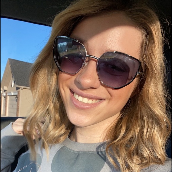 Aubrey Koestner - Poshmark Profile Picture of Aubrey Koestner (@akoestner5) on Poshmark