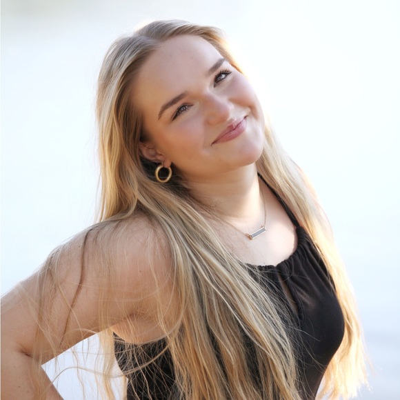 Profile Picture of Cassidy Lamb (@crl1025) on Poshmark