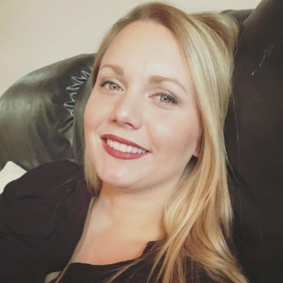 Profile Picture of Roxane Grégoire (@rgreg228) on Poshmark