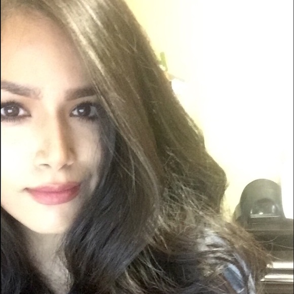Profile Picture of Casey Gonzalez (@camisclozet) on Poshmark