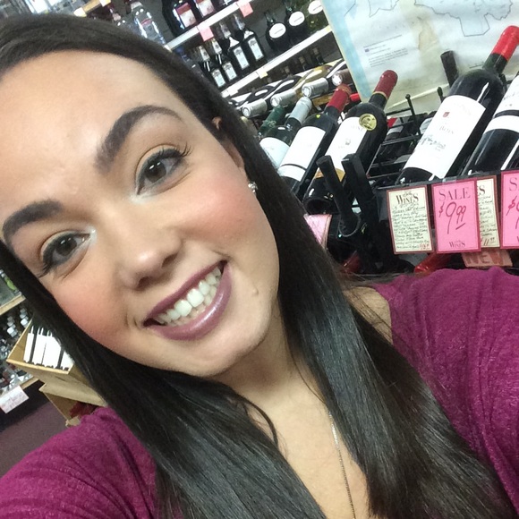 Profile Picture of Alexandra Bailhache (@bailhatch) on Poshmark