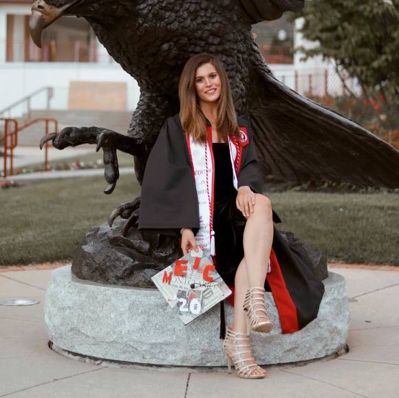 Heather Berzak - Poshmark Profile Picture of Heather Berzak (@heatherberzak) on Poshmark