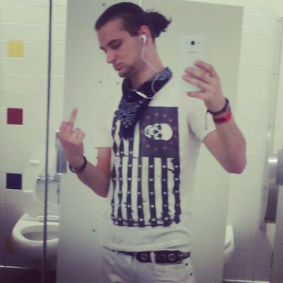 Dustin Nesbitt - Twitter Profile Picture of Dustin Nesbitt (@NesbittMai) on Twitter