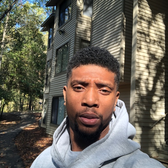 Profile Picture of Darren Palmer (@princejr200) on Poshmark