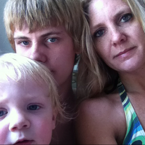 Profile Picture of April Zyla (@aprilz77) on Poshmark