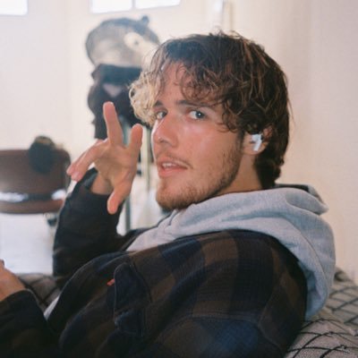Profile Picture of James Roeser (@james_roeser) on Twitter