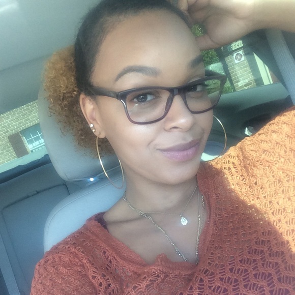 Profile Picture of Tiffany Nimako (@tnimako) on Poshmark