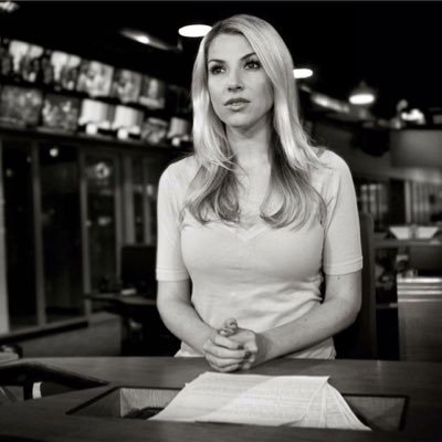 Profile Picture of Jennifer Kastner (@10NewsJennifer) on Twitter