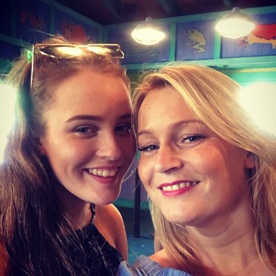 Profile Picture of Debbie Connell (@debsconnell) on Twitter