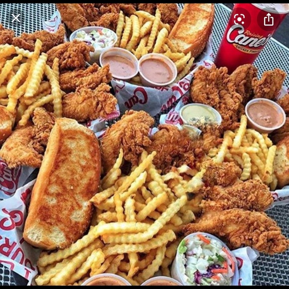 Profile Picture of Andrew Bobby (@andrewbobbh) on Poshmark