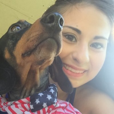 Profile Picture of Emily Reyes (@EmilyDiane28) on Twitter