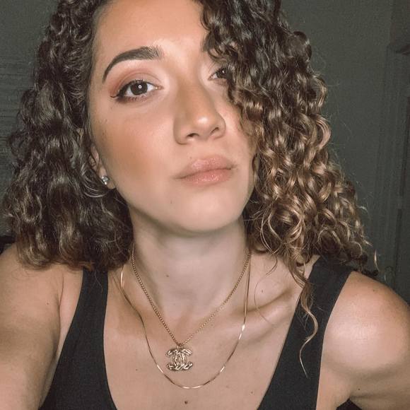 Profile Picture of Juliette Becerra (@jbecerra7) on Poshmark