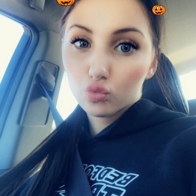 Profile Picture of Chloe Conrad (@chloeconrad4531) on Twitter