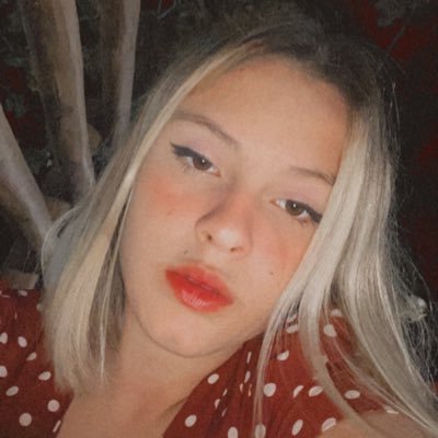 Profile Picture of Julia Braz (@juliabrazfv) on Twitter
