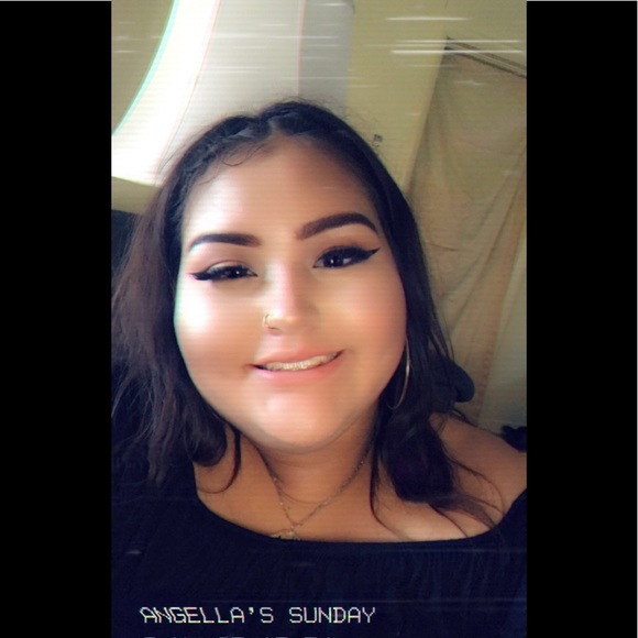 Profile Picture of Angela Herrera (@angela_027) on Poshmark