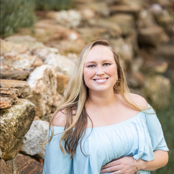 Profile Picture of Sarah Stehlin (@sayjaysmith) on Poshmark