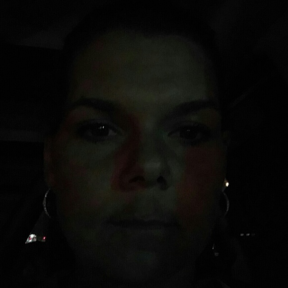 Profile Picture of Erika Osborn (@erikaosborn) on Poshmark