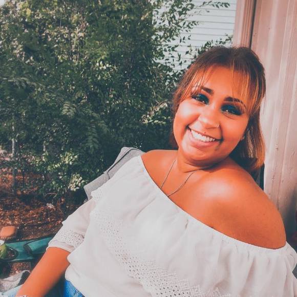 Profile Picture of Jazmyn Washington (@jazmyn2296) on Poshmark