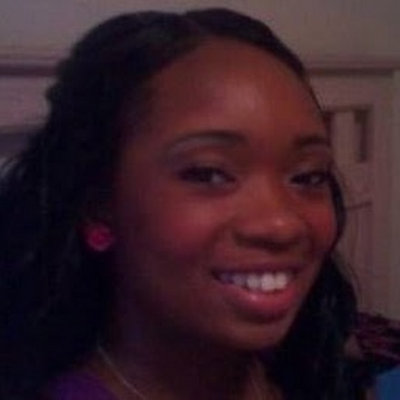 Profile Picture of Kimberly Handley (@handleykf60) on Poshmark