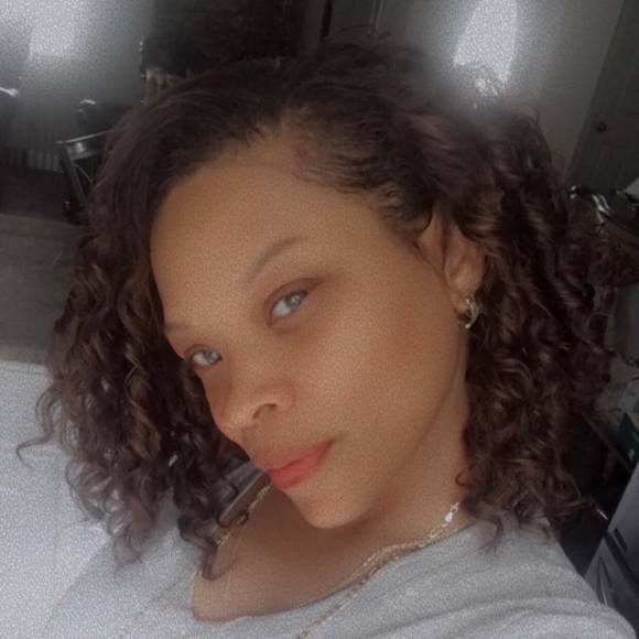 Ivy Ferguson - Poshmark Profile Picture of Ivy Ferguson (@so_luscious2) on Poshmark