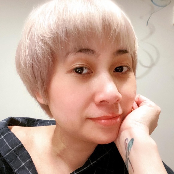 Profile Picture of Chi Trinh (@jennietrinh) on Poshmark