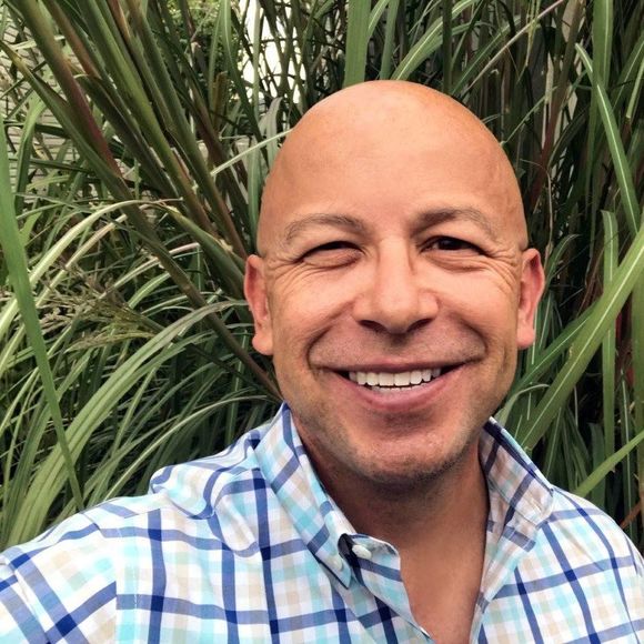 Profile Picture of Derek Flores (@derekflores329) on Poshmark