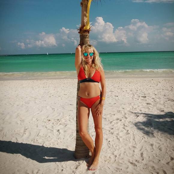 Profile Picture of Anna Chimowicz (@annachimo) on Poshmark