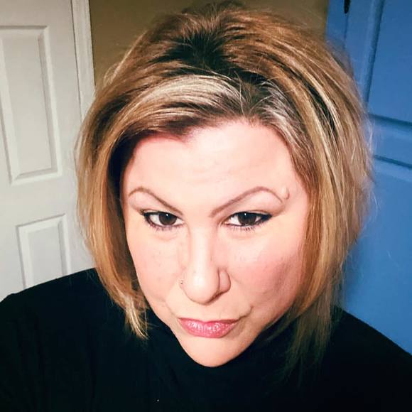 Profile Picture of Barb Hefferon (@hbbarbie820) on Poshmark