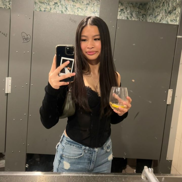 Profile Picture of bella (@isabelllaluu_) on Tiktok