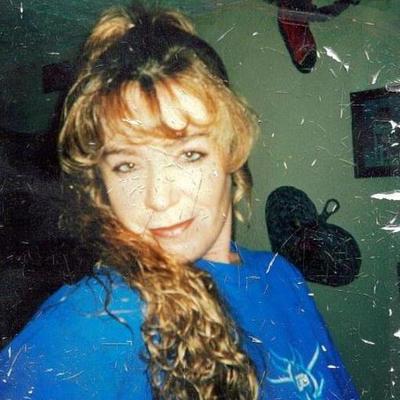 Profile Picture of Paula Fricke (@luvmeoneday) on Twitter