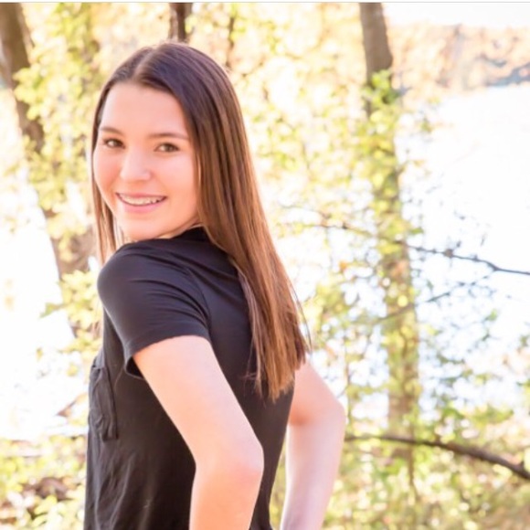 Profile Picture of Emily Addy (@emilyaddy01) on Poshmark