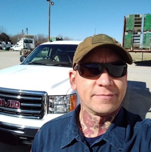 Profile Picture of Jason Eder (@jasoneder) on Poshmark