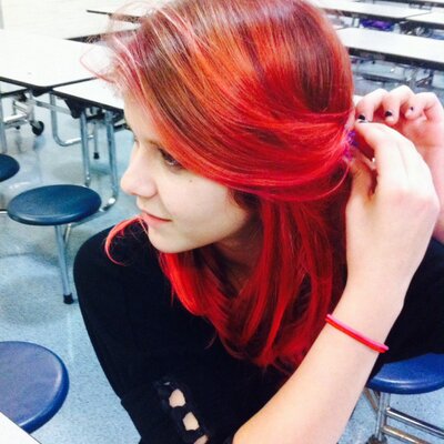 Profile Picture of Danielle Podhurst (@rex1864) on Twitter