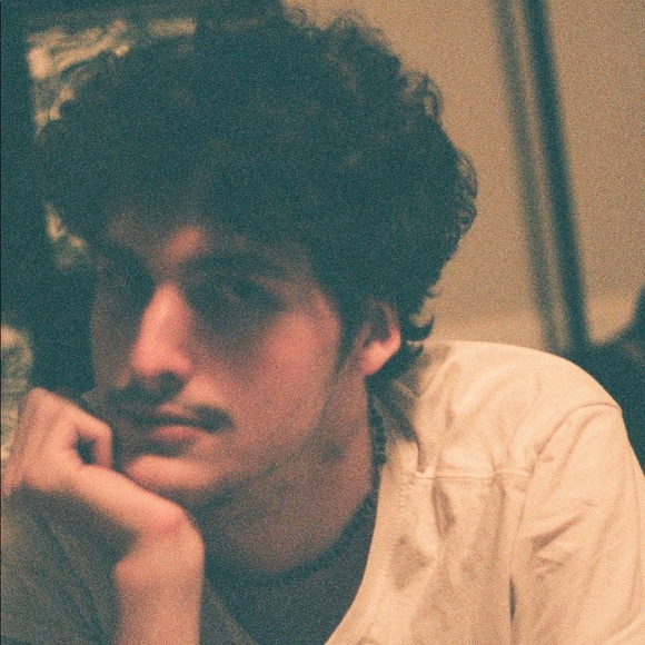 Profile Picture of Evan Walker (@evancw2000) on Poshmark